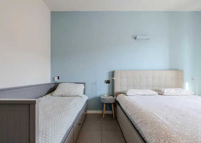 Center - Modern Flat With Free Parking And Wifi - A Διαμέρισμα *